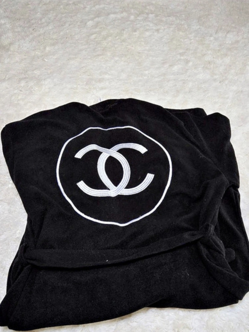 l Black Robe Coat - Picture 2 of 9
